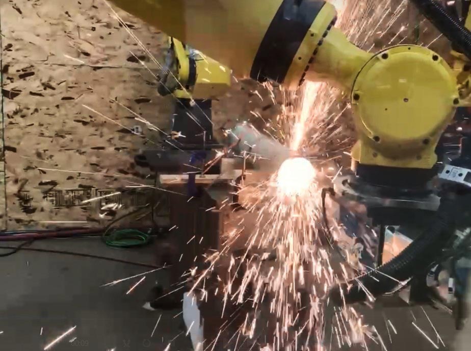 FANUC Industrial robot automated cutting heavy steel tubing FANUC Industrial robot automated cutting heavy steel tubing